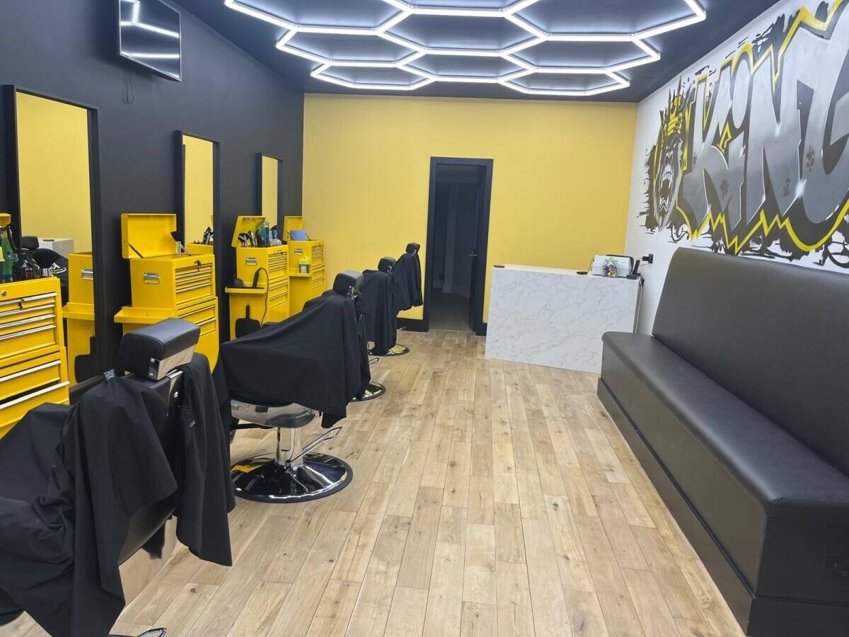 Amazing west end barber shop for sale Photo 1
