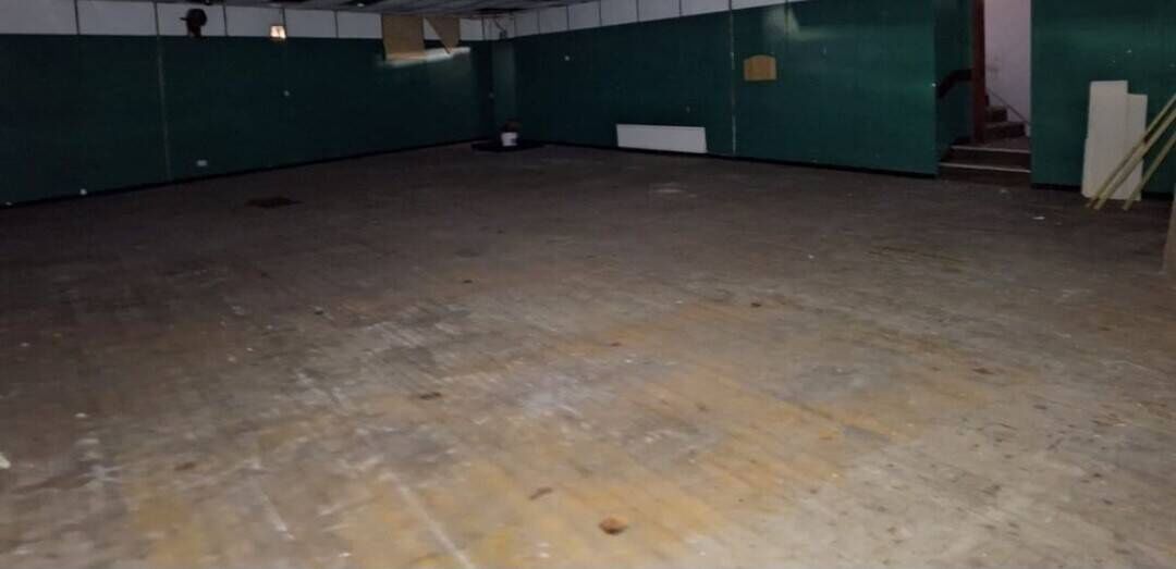TAKEAWAY AND 2 LARGE HALLS FOR RENT