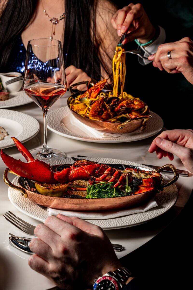 Prime Central London Modern European Restaurant & Bar with Exceptional Growth - Confidential Sale  Photo 2