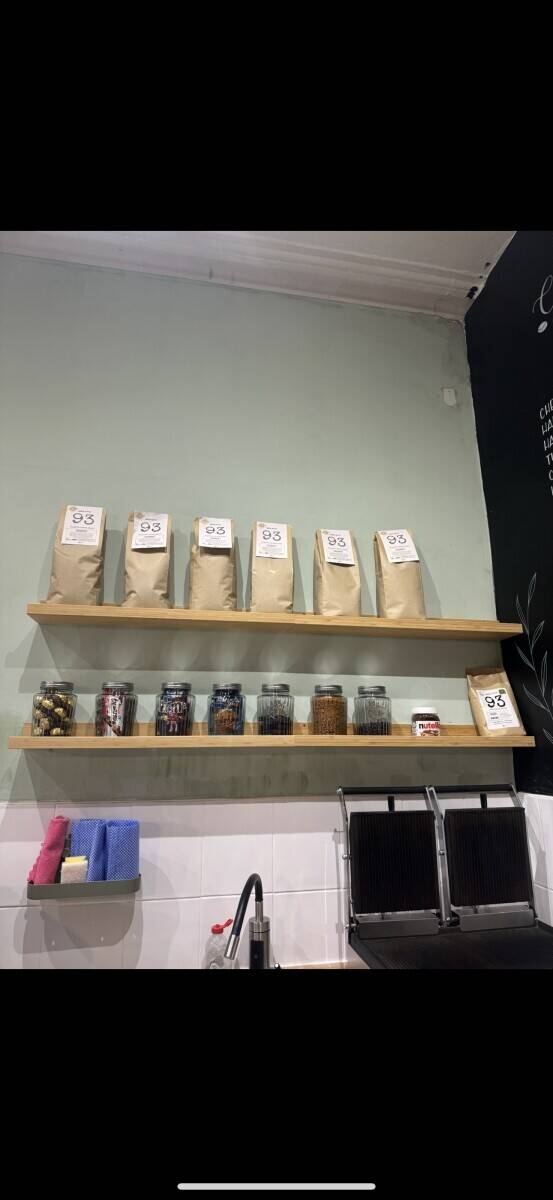 Sandwich shop/bakery for sale 