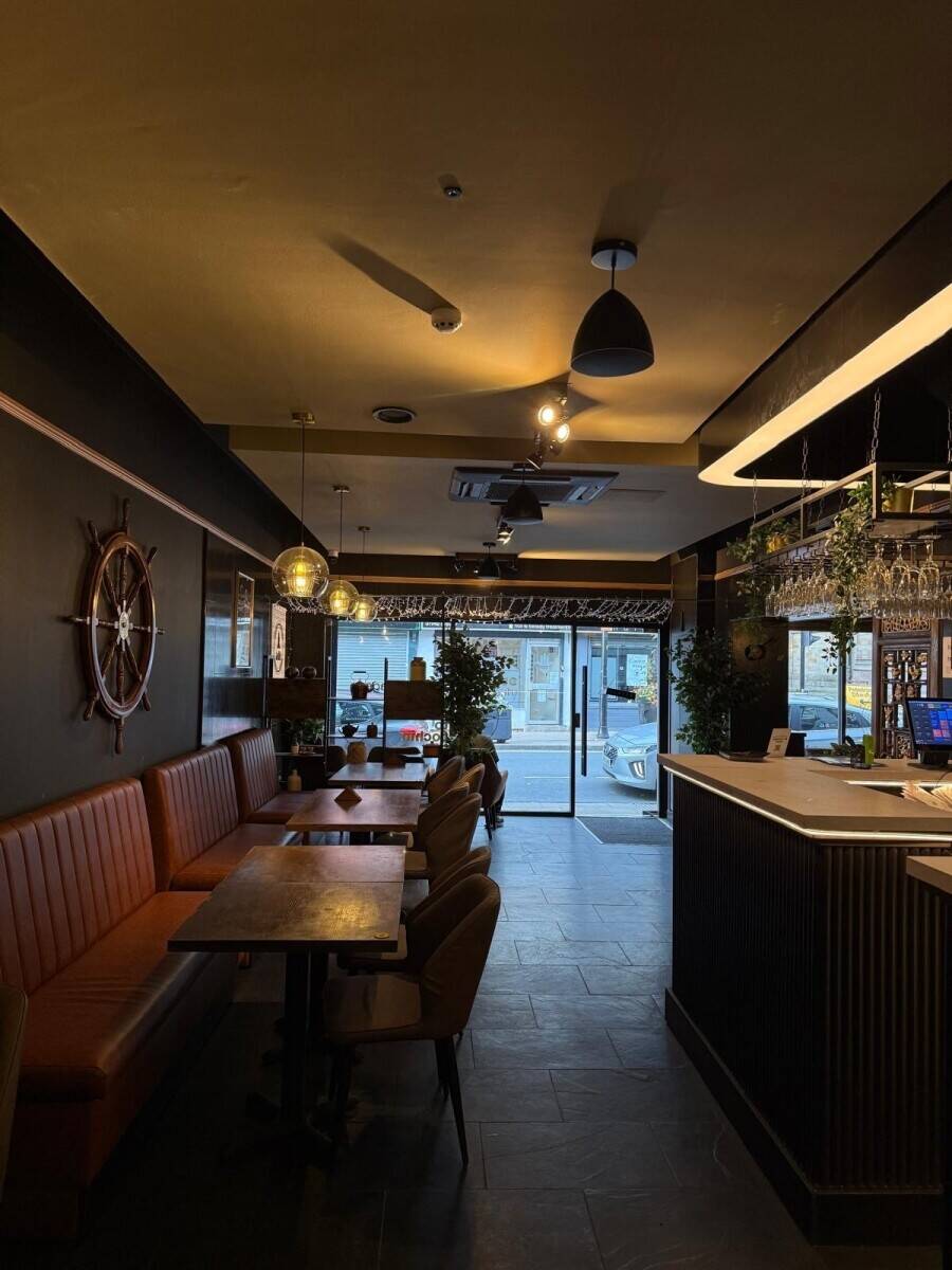 🌶️ Spice up your future !! For Sale: Thriving Indian&ndash;Sri Lankan Restaurant with Full Alcohol Licens Photo 1