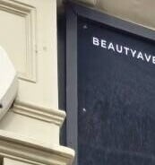 Hair and beauty salon in central London  Photo 1