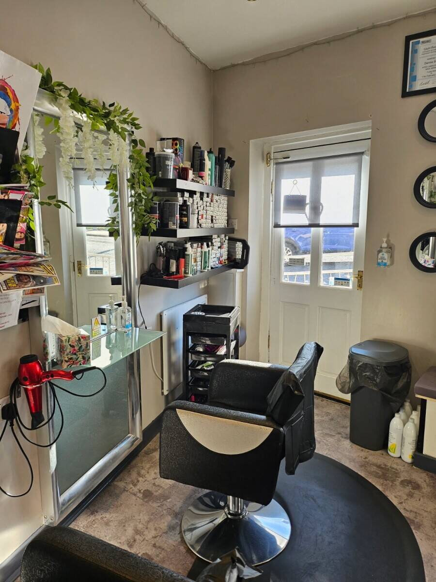 Hairdressing Salon for sale in Busby Glasgow Photo 1