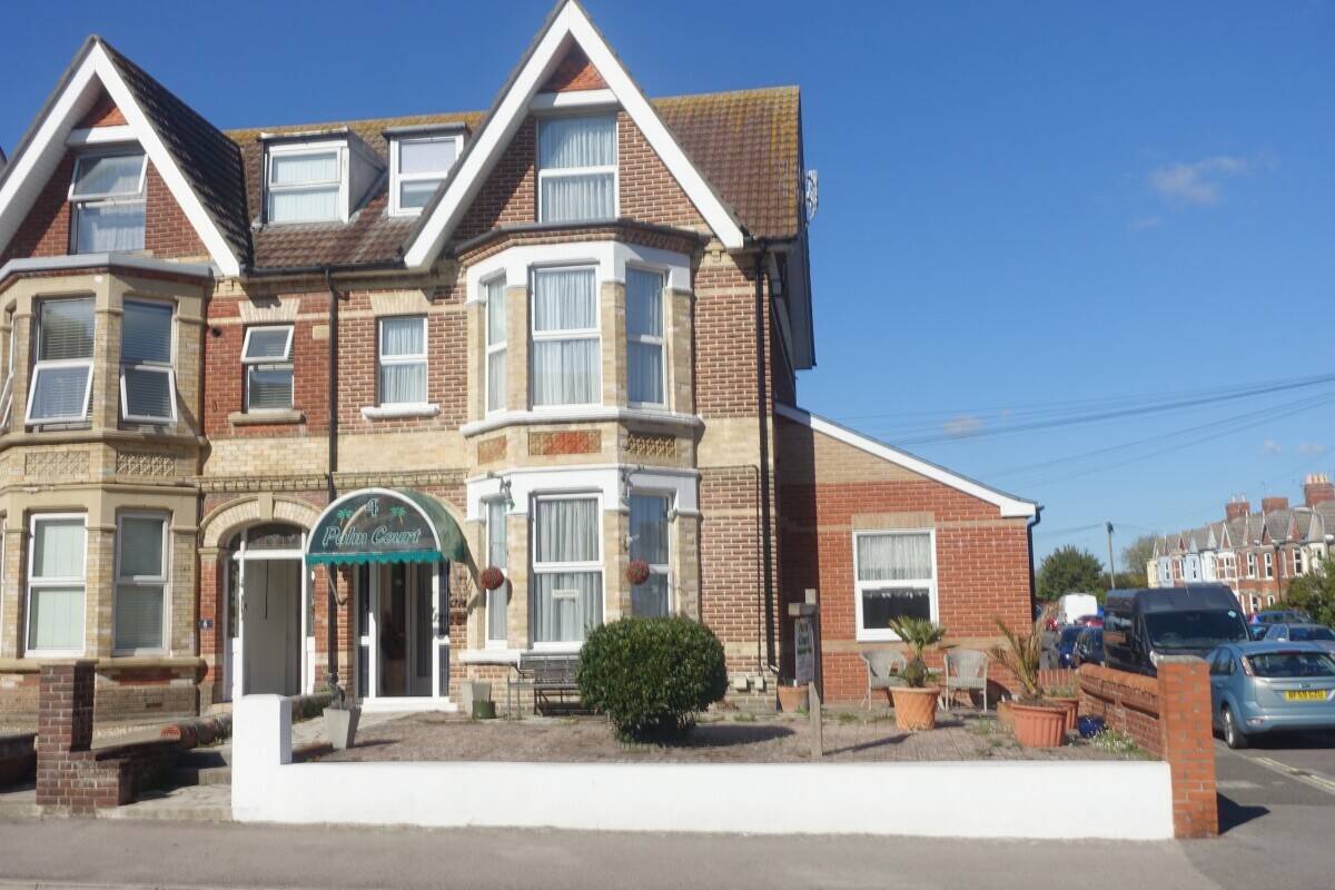 Immaculate Freehold Guest House Convenient Beach in Weymouth Photo 1