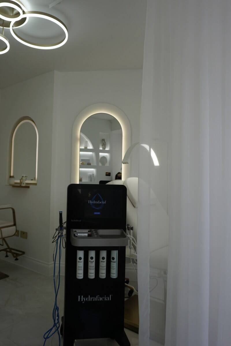 Thriving Beauty & Aesthetics Salon for Sale – Shoreham-by-Sea