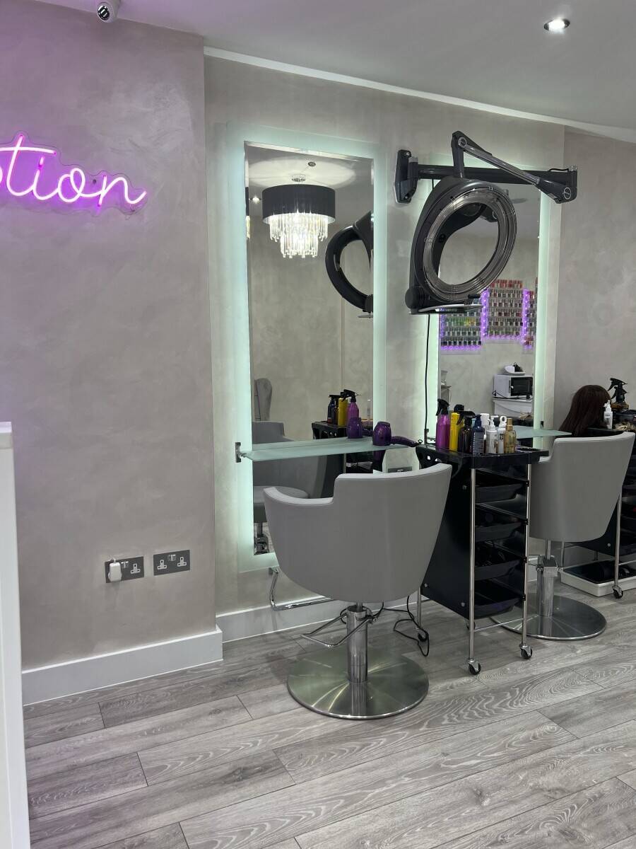 Salon Lease for Sale (NW10) &ndash; 12 Years Remaining &ndash; Fixtures, Fittings & Equipment Included