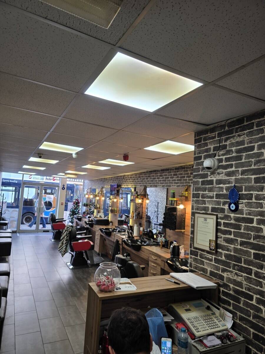 High Street Cheltenham, 15 years established barber shop for sale