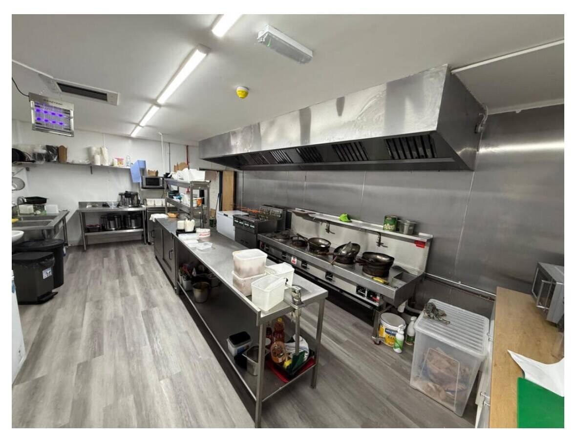Fully Equipped Thai Restaurant & Takeaway – Excellent Business Opportunity in Dagenham, RM8