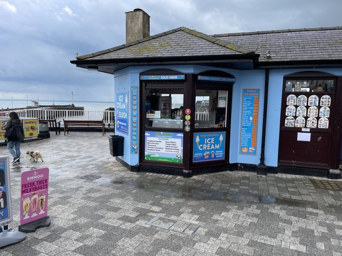 Ice Cream Kiosk for sale in Bridlington located on the harbour with busy footfall in the season
