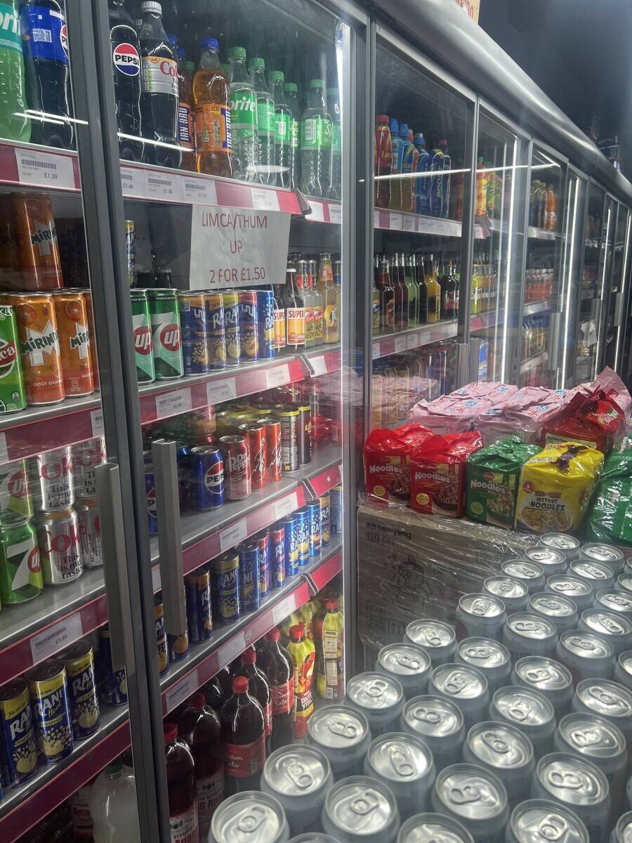 Supermarket / cafe  Photo 1