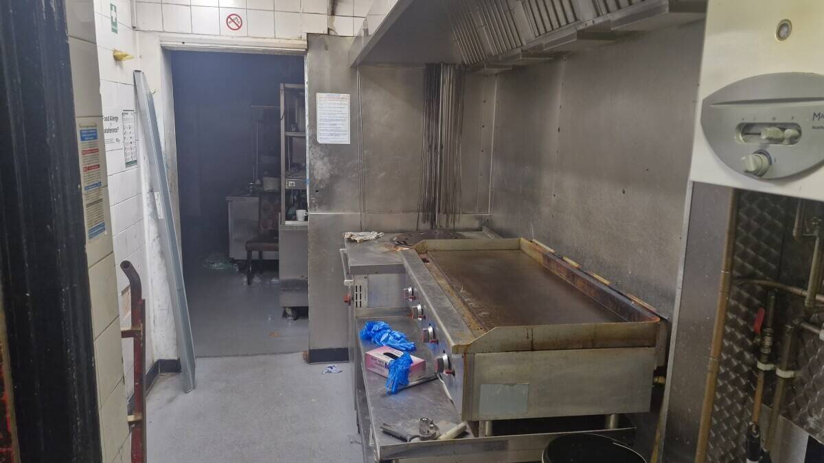 Pub and Restaurant for sale in Walton Liverpool Photo 2