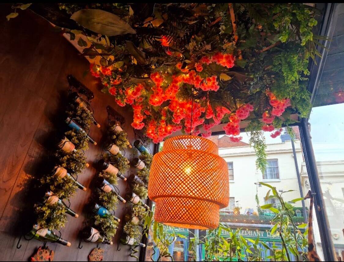 &nbsp;Fancy Tapas Cafe Bar/ Restaurant for sale in Prime spot