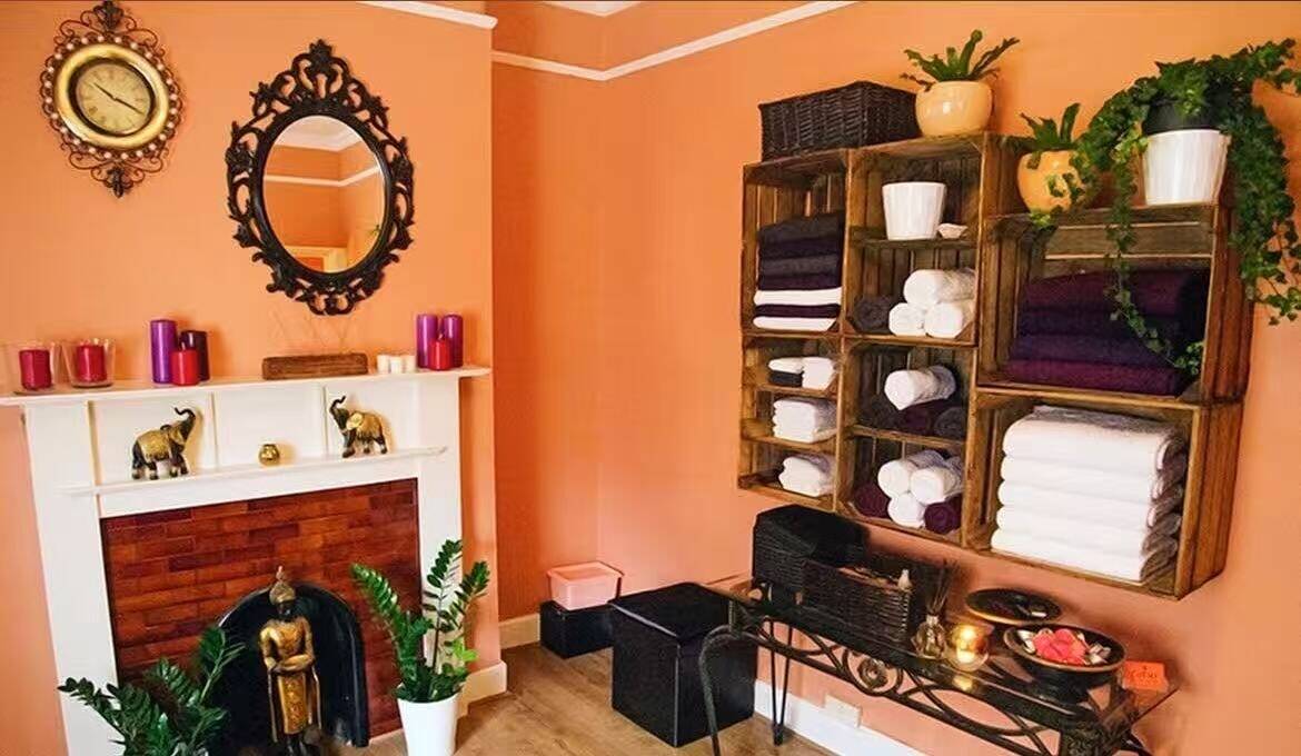 Massage salon in cheltenham