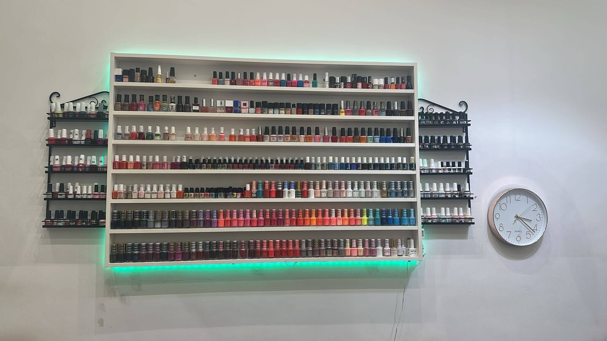 Beauty Salon for Sale – Prime Location – Strong Weekly Turnover