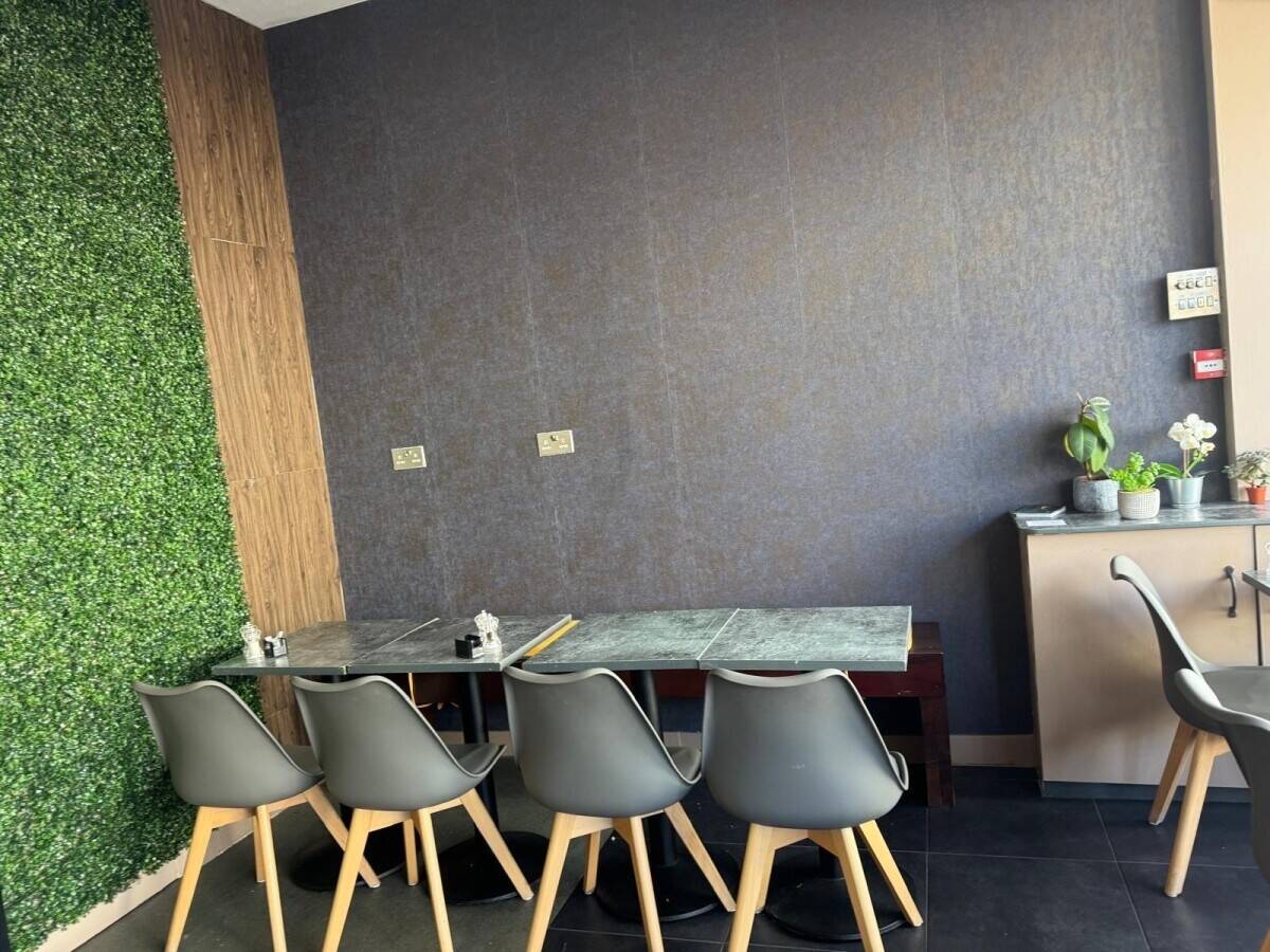 Turnkey Caf&eacute; for Sale in Brighton &ndash; 12-Year Lease &ndash; Fully Equipped &ndash; Ready to Reopen