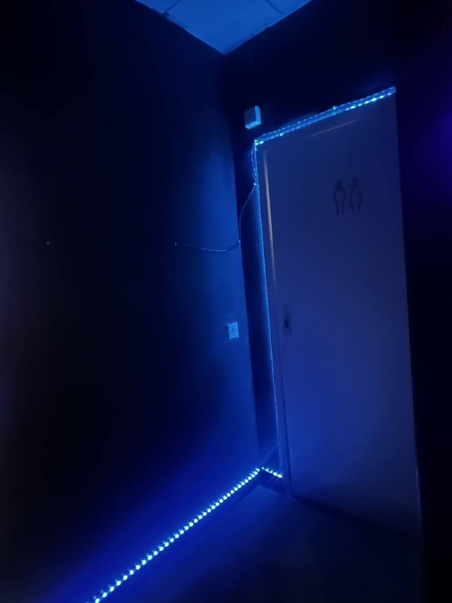 Twin flame lounge Photo 1