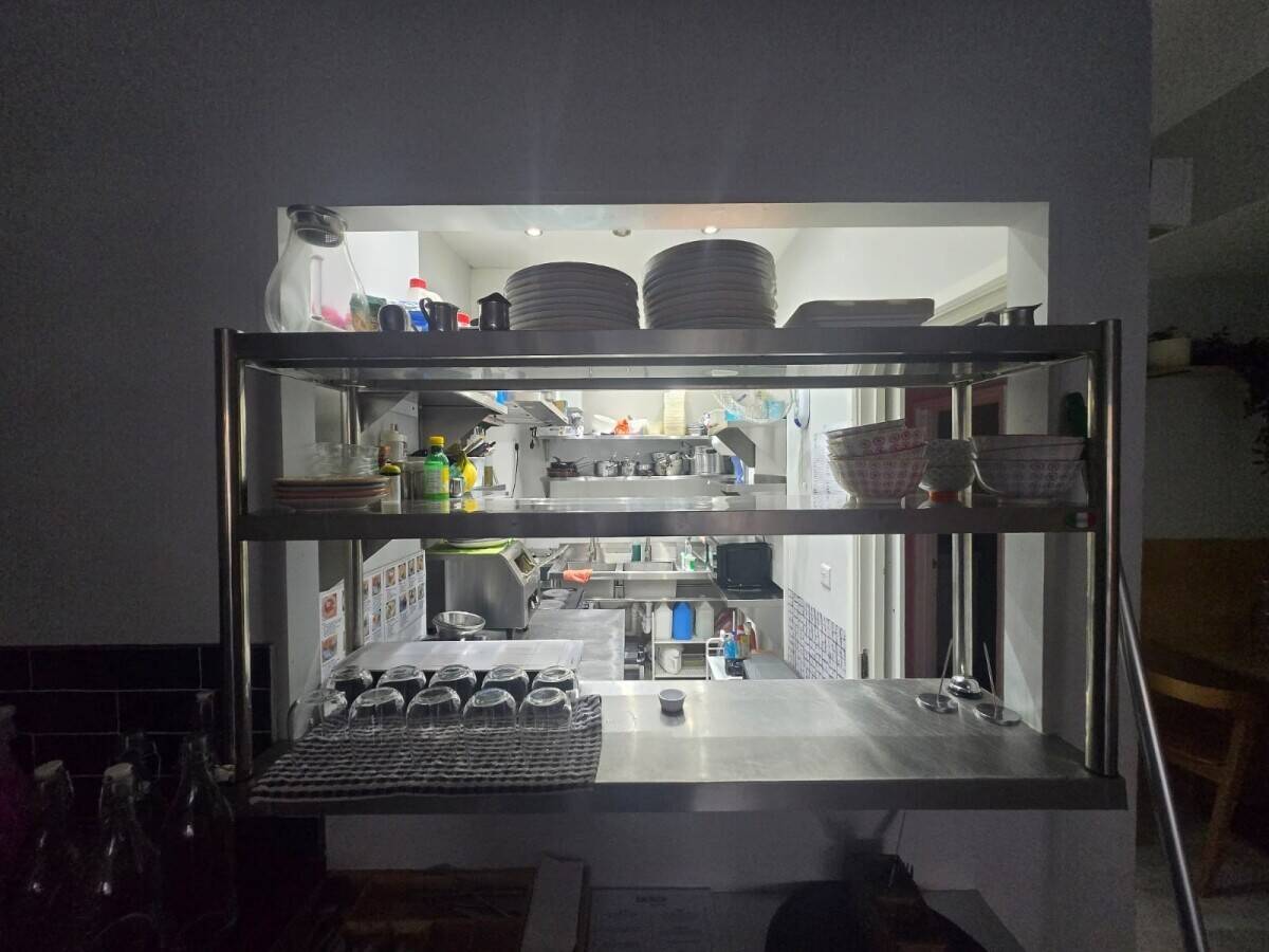 Café/Restaurant for Sale in Prime Location Photo 2