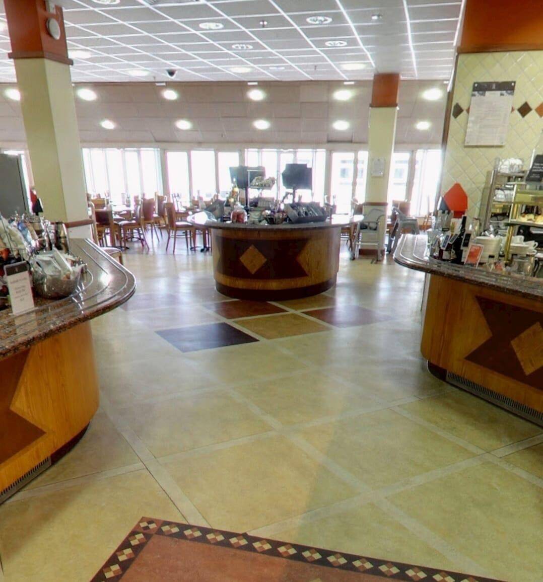 Town centre Restaurant in Boston shopping mall