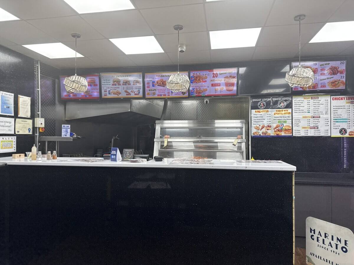 Chicken shop & pizza take away for sale