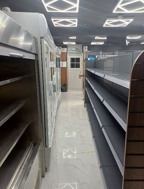 Vacant  /  Empty Shop for Sale
