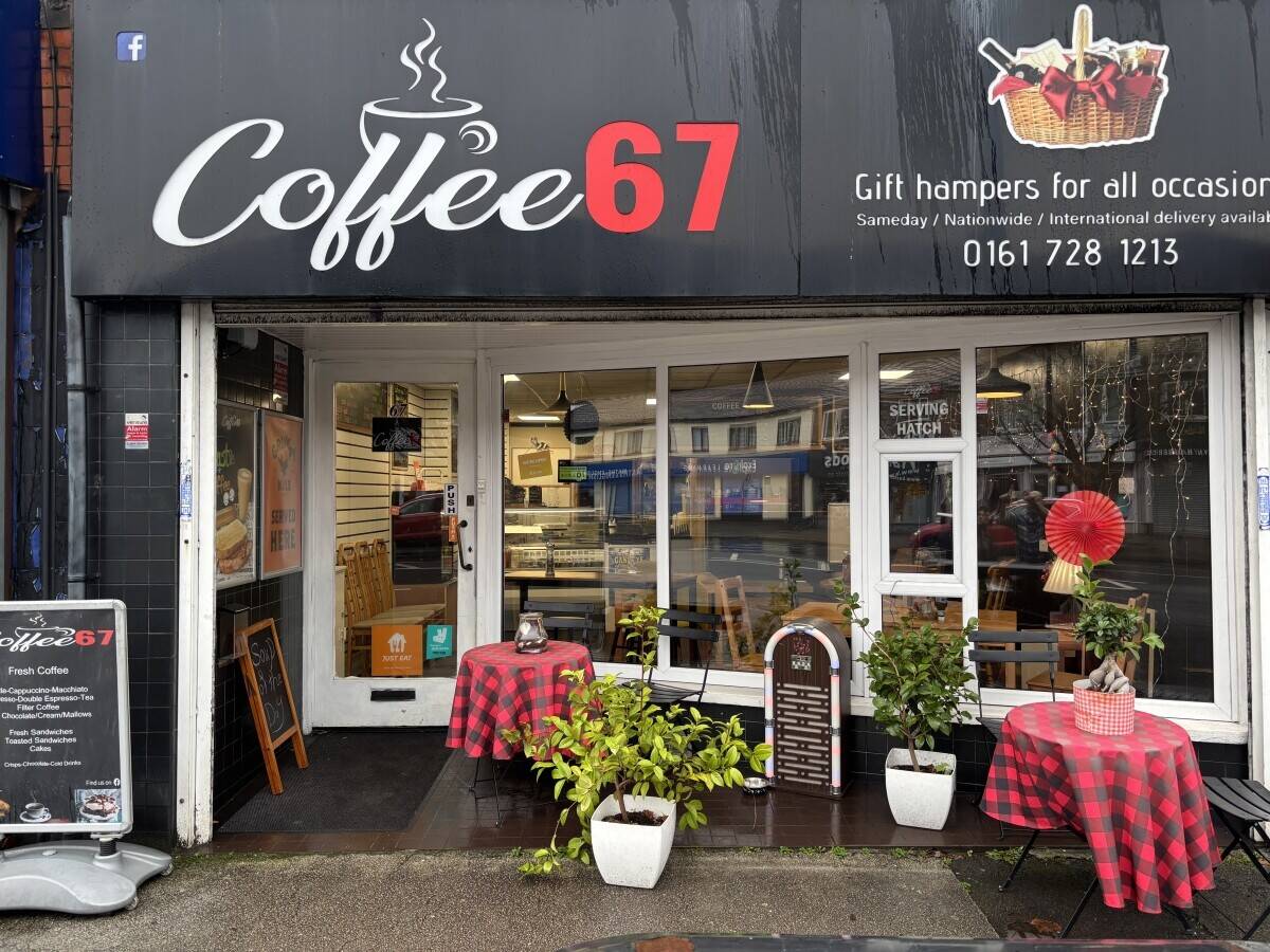 ESTABLISHED CAFÉ BUSINESS FOR SALE. Photo 1