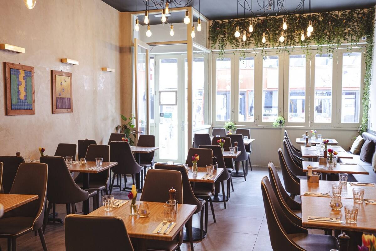 Restaurant For Sale in Fulham with walking distance from Stamford Bridge.