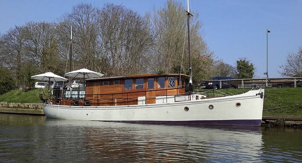 Classic Motor Yacht Hospitality Business on River Thames but relocatable and suitable as a Houseboat Photo 1