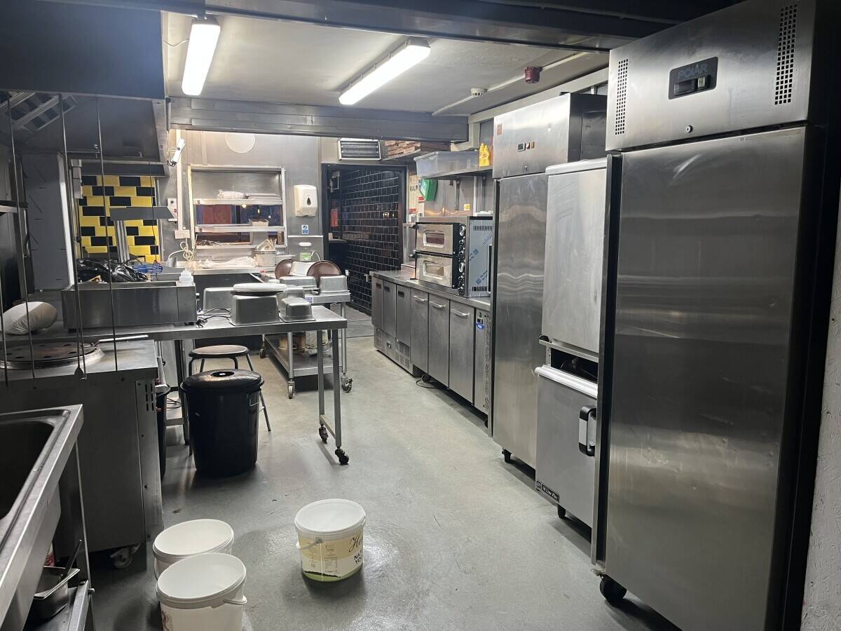 Fully refurbished takeaway for sale