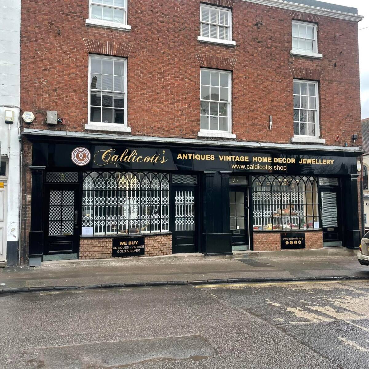 Antique Vintage and Homeware shop in Stourport on Severn