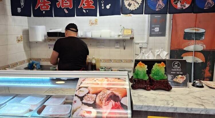 small sushi restaurant/takeout shop in Maidstone with 2 bed flat Photo 1