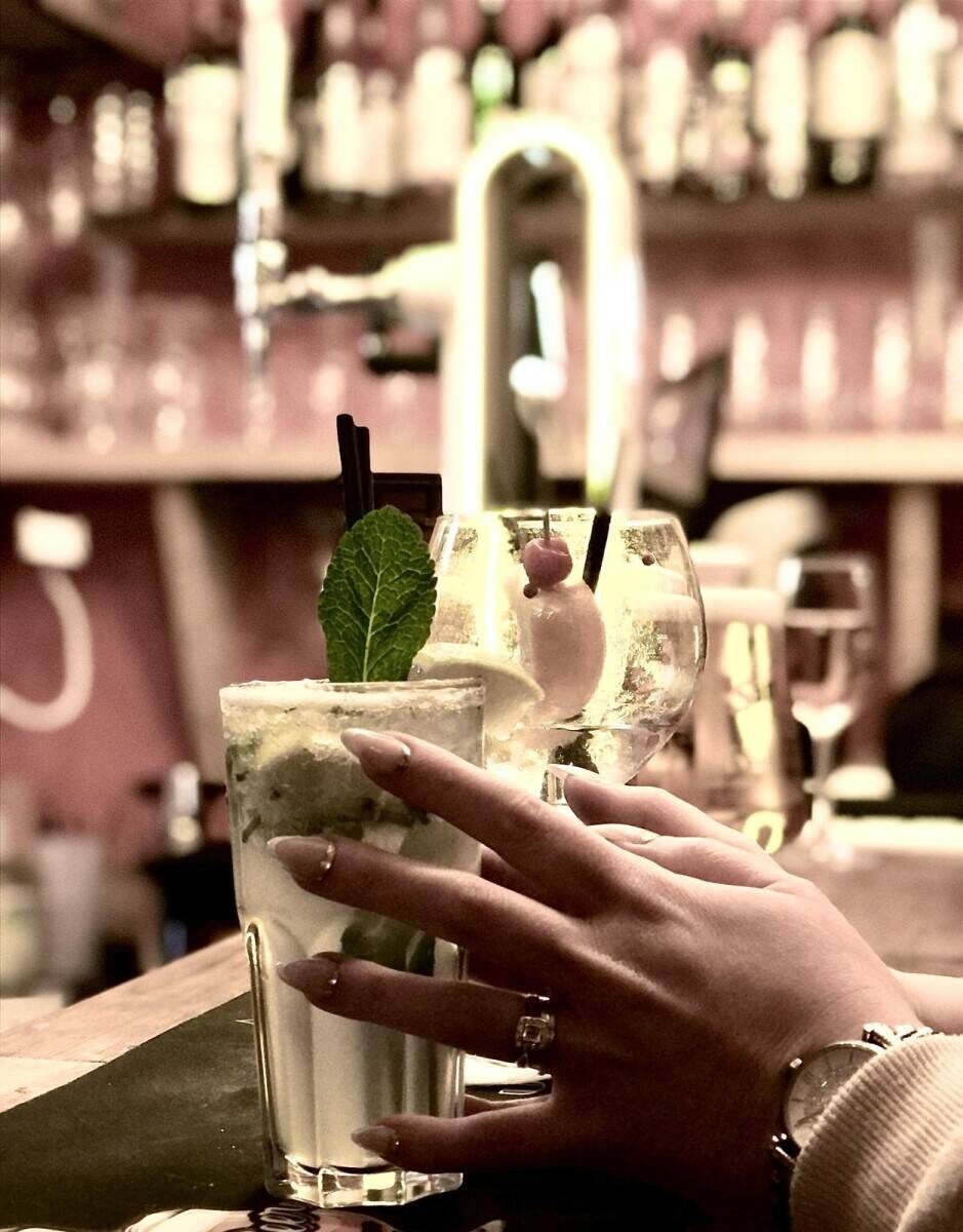 Small quirky street food and bar buisness in Brixham