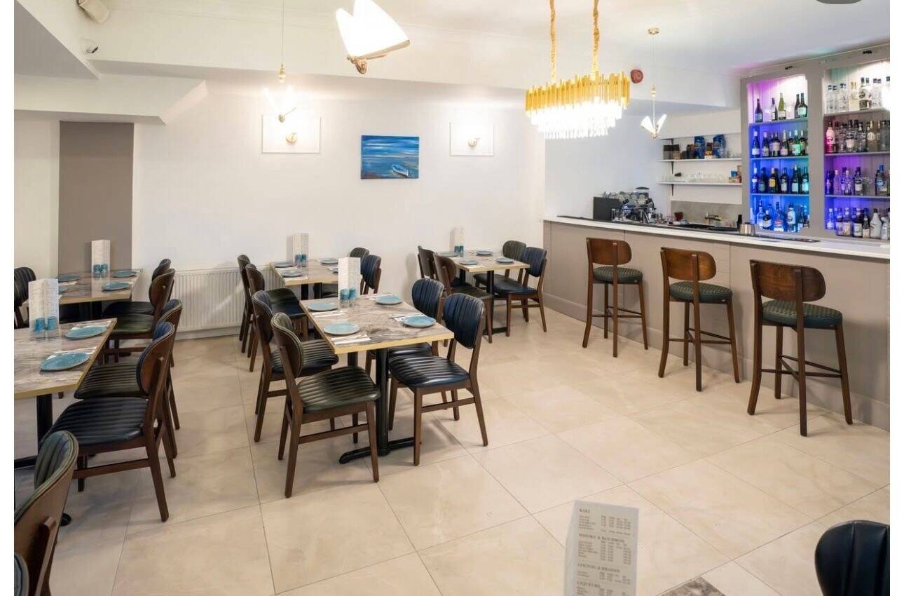 Fully Fitted Restaurant/Takeaway for Sale – Palmers Green (N13) – Extraction – All Equipment Included 