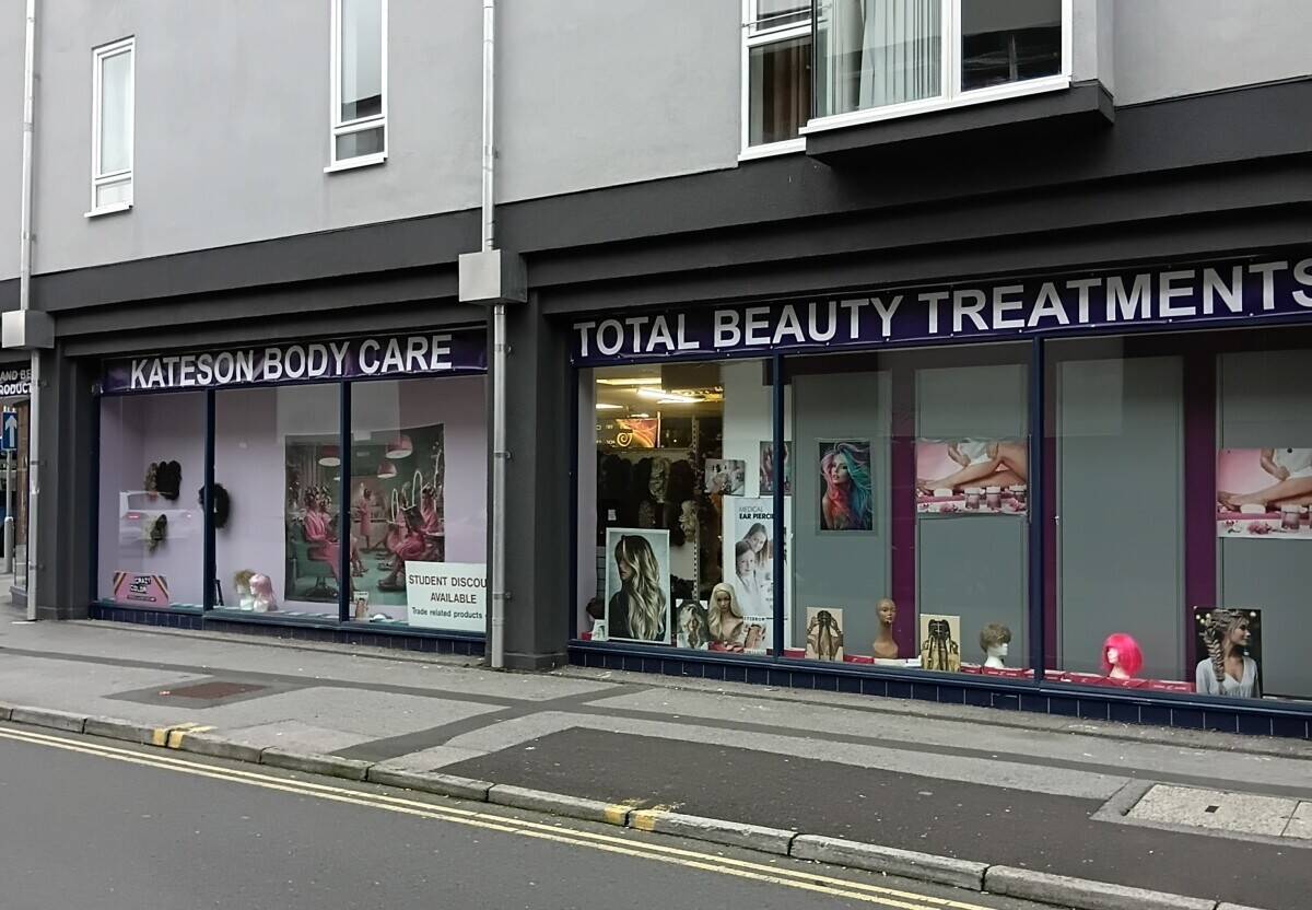 Beauty Salon & Beauty Retail Product's  Photo 1