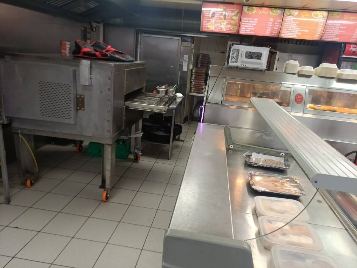 Pizza shop for sale in Darlaston  Photo 1