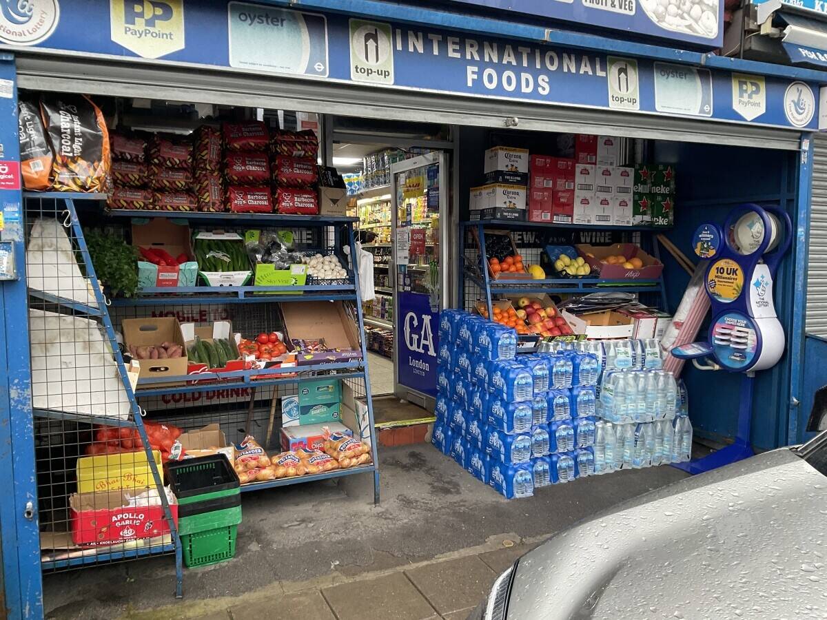 Off-licence business with 1-Bed Flat ~ North London (ENFIELD)