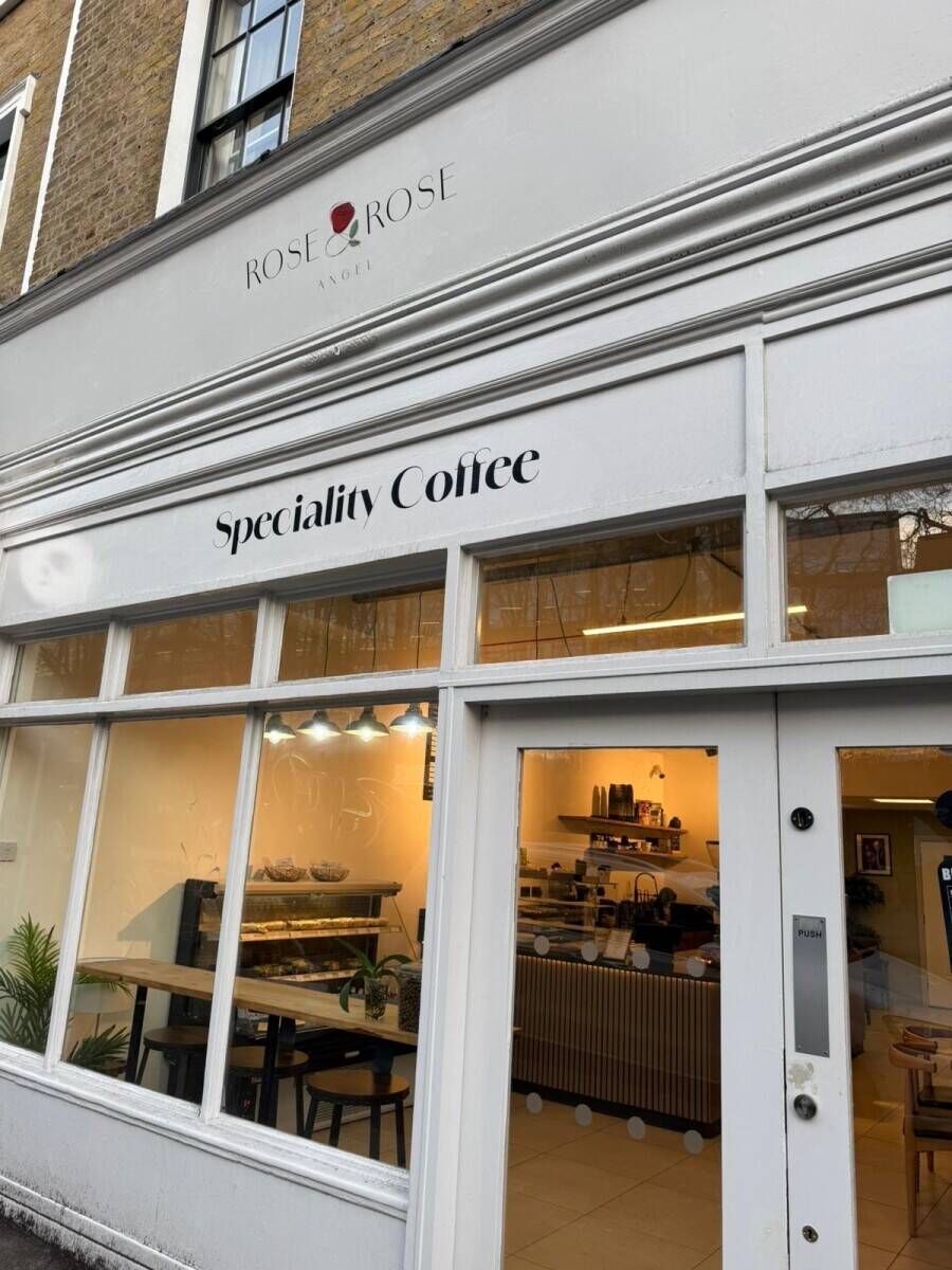 Offers in excess of &pound;50k (inclusive of &pound;30k worth of equipment), Coffee shop in Angel, EC1V 4NJ
