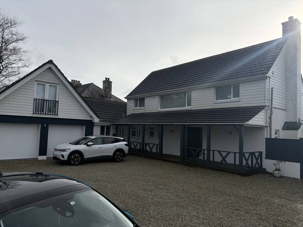 Home and income Potential B&B in Cornwall Photo 1