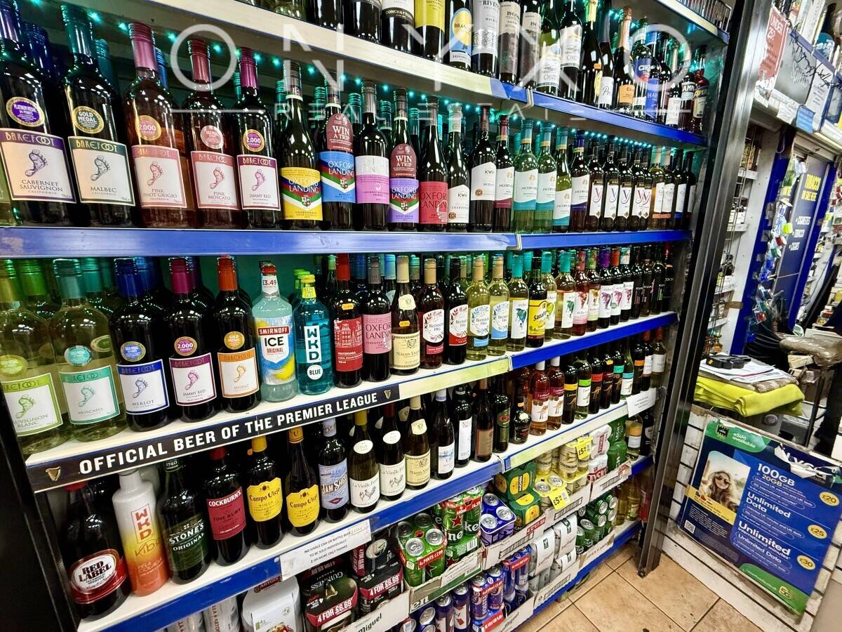 Off Licence in a busy high street with Late License in London Photo 1