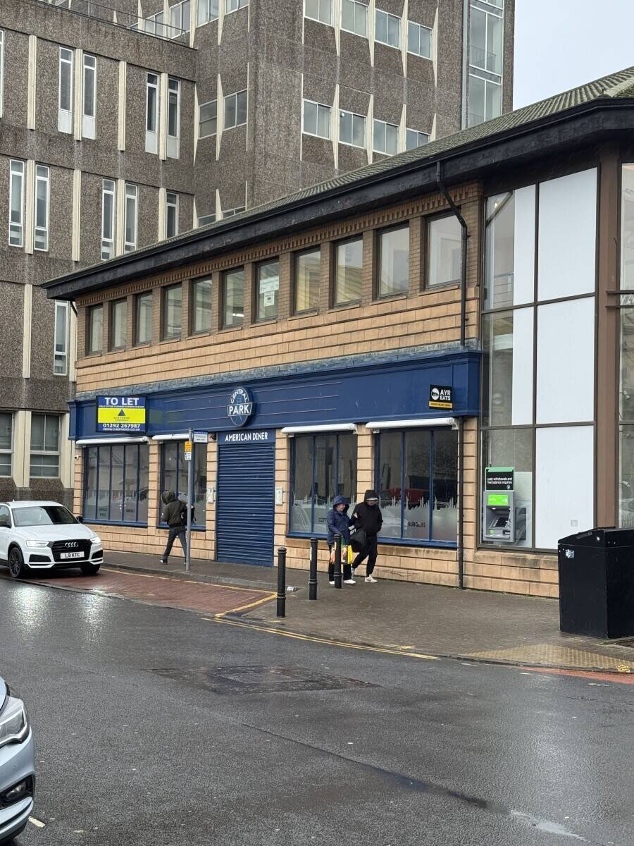 Prominent Town Centre Licensed Venue – 7 Boswell Park, Ayr KA7 1NP Photo 1