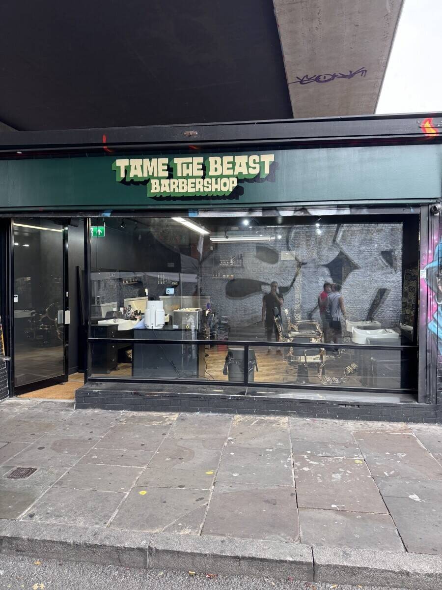 Shop/barbers/retail space for sale in bricklane