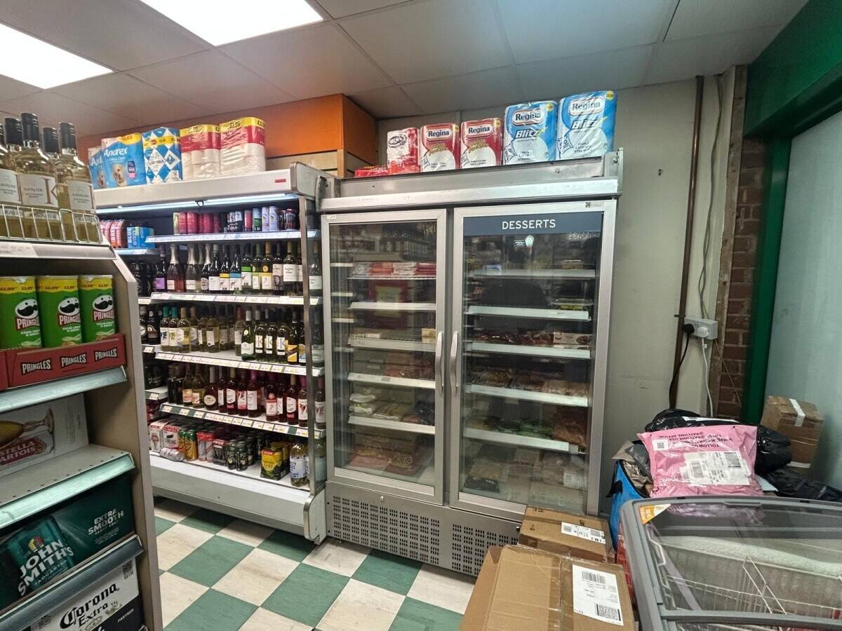 Profitable Convenience Store & Off Licence with  Low Rent & New Lease - Northampton Photo 1
