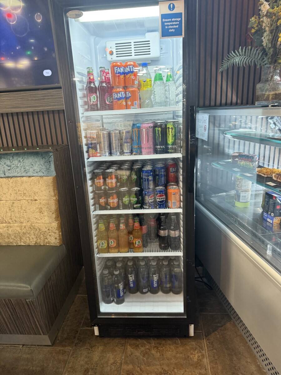 Takeaway & Dessert Shop for Sale &ndash; Turnkey Opportunity Fully operational and Well-presented Photo 2
