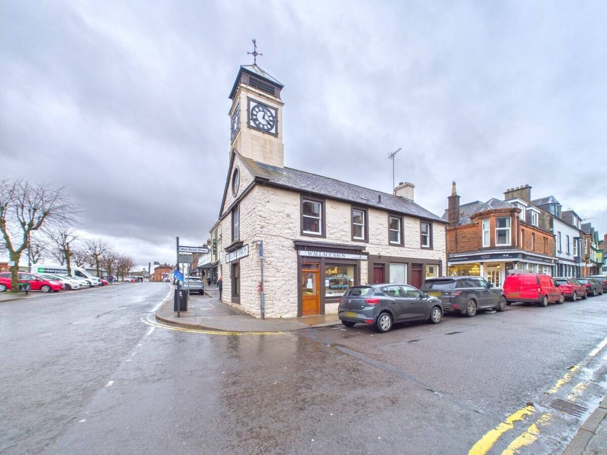 Long established family butchers occupying prime freehold premises within affluent tourist town Photo 1