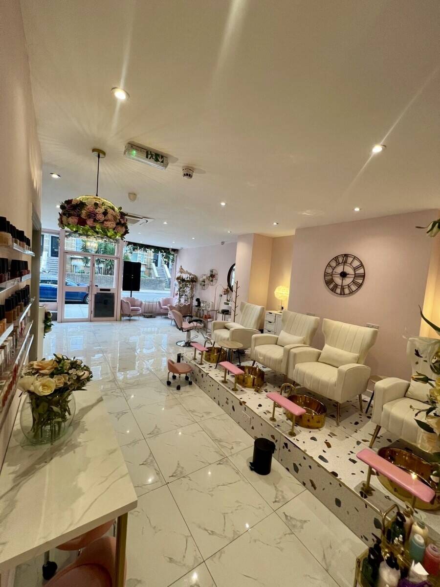 Nails & Beauty Salon for sale  Photo 1