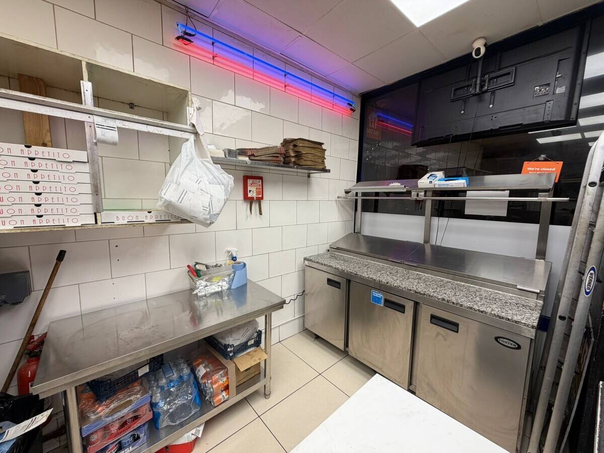Established PIZZA TAKEAWAY FOR SALE &ndash; FOREST GATE E7 Photo 2