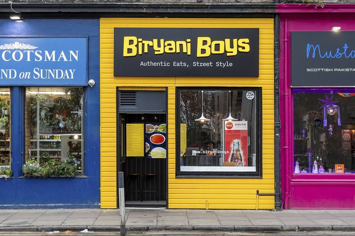 Prominent busy Indian Takeaway for sale in Edinburgh Photo 1