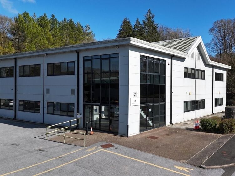 Modern office premises just off the A38 For Sale in Newton Abbot Photo 1