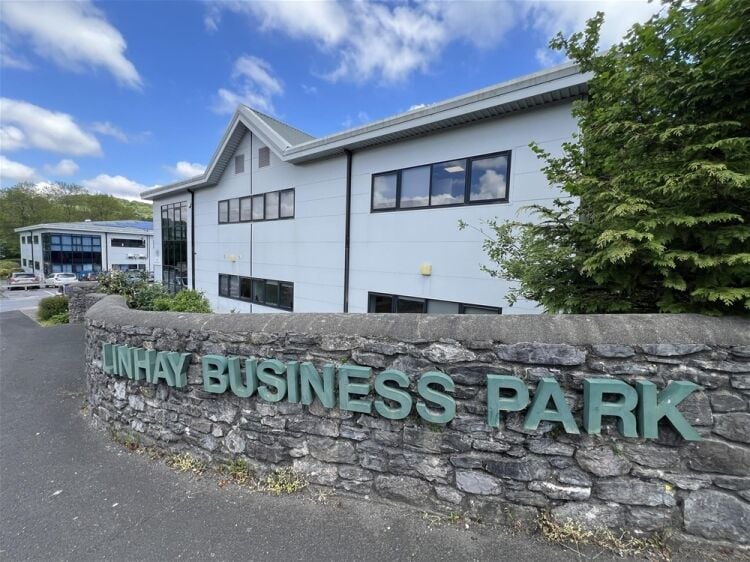 Modern Hybrid Office and storage Premises For Sale in Newton Abbot Photo 1