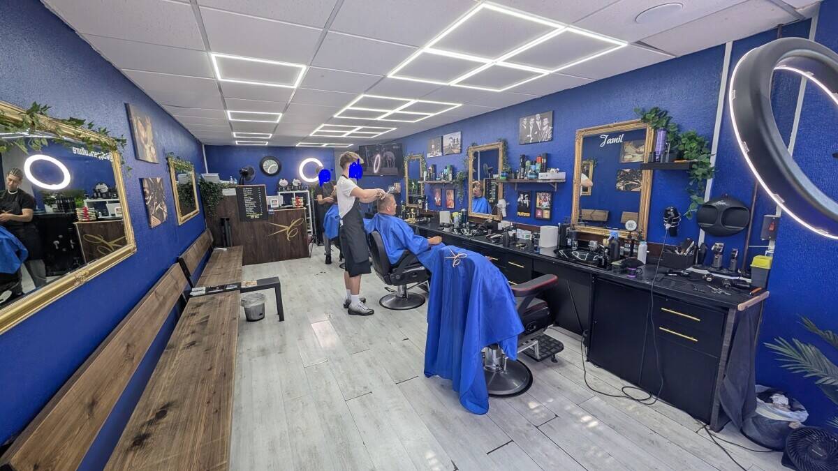 Busy High Street Barbershop for Sale &ndash; Lancing &ndash; Turnkey Photo 1