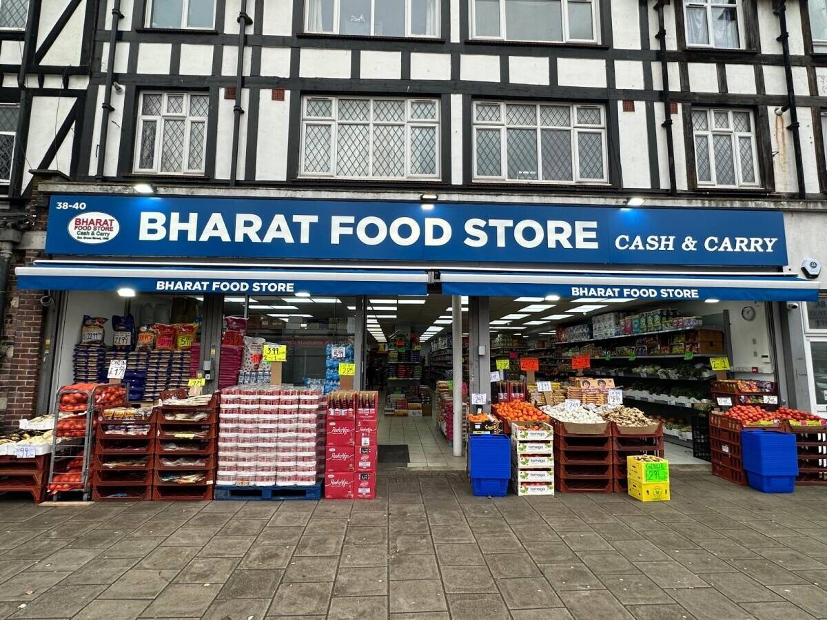 Convenience Store, Cash & Carry For Sale On Chadwell Heath, High Road Photo 1